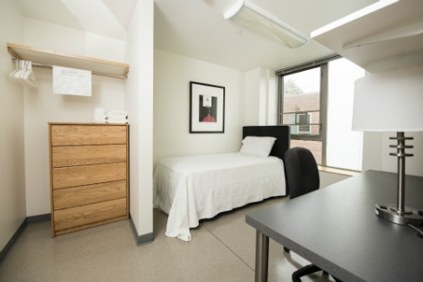Tufts-University-Sophia-Gordon-Junior-Bedroom-6-Homepage.jpg