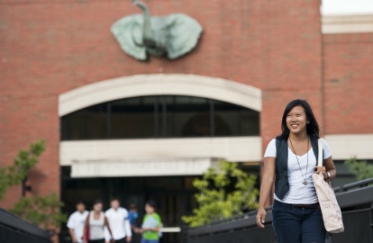 Tufts-University-Dowling-Hall.jpg